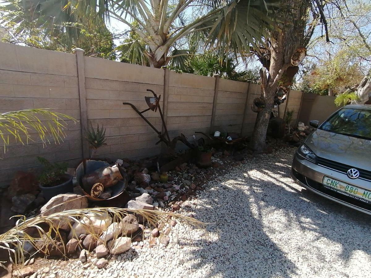 Gemutlich Guesthouse Upington Extérieur photo